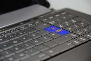 Ordinateur portable avec une touche RGPD